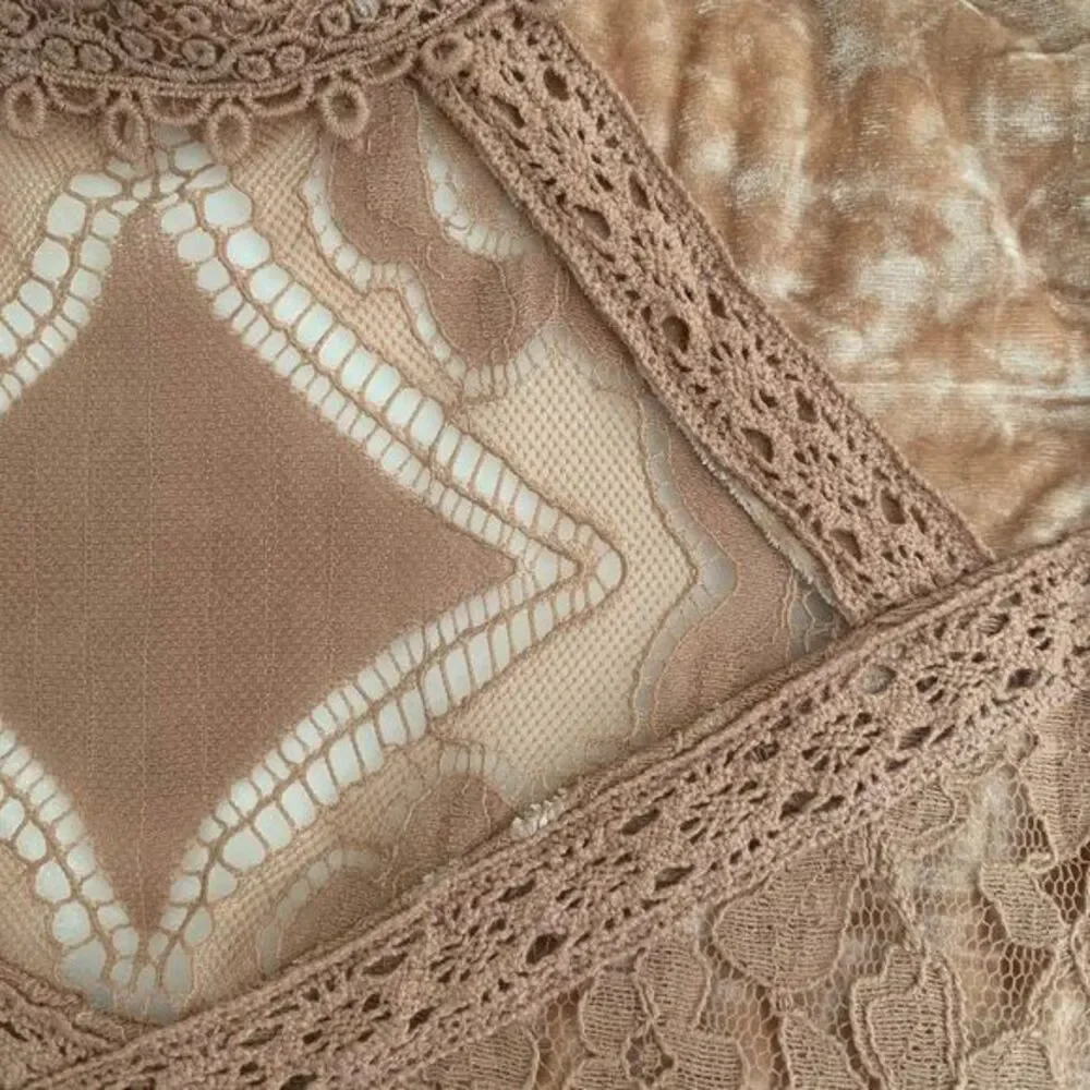 NWT Taylor & Sage Velour Lace Sleeveless Blouse S